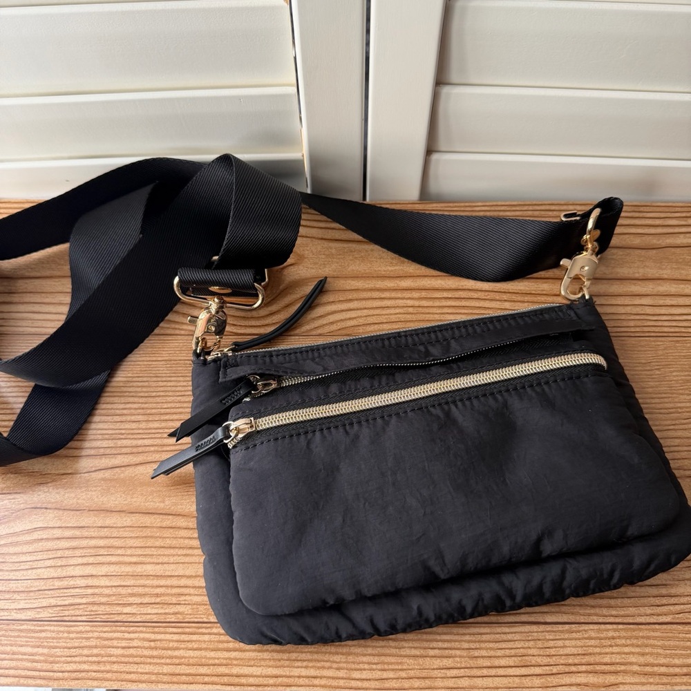 Stella & Dot Black You Do You Convertible Crossbody/Belt Back With Zip Off Pouch